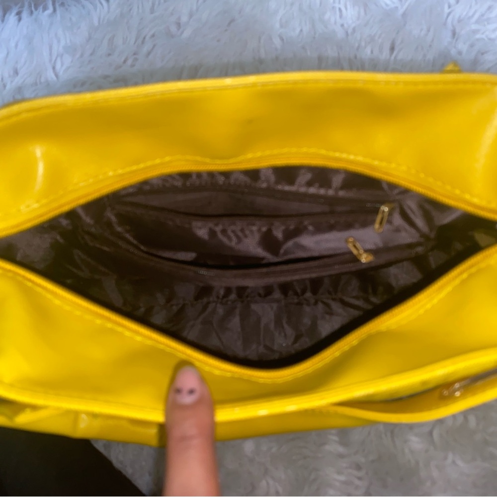 Yellow hand/shoulder bag